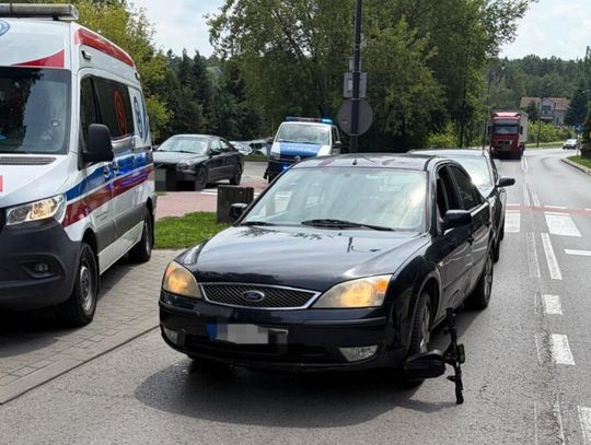 10-latek potrącony przez samochód podczas jazdy hulajnogą. Trafił do szpitala