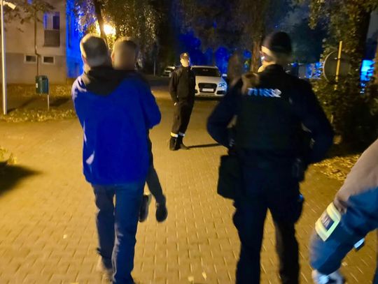 10-latek wyszedł z domu po kłótni z rodzicami. Odnaleziono go nocą przy wiatach śmietnikowych