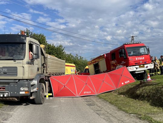 11-latek na hulajnodze wjechał pod koła ciężarówki. Mimo reanimacji nie udało się go uratować
