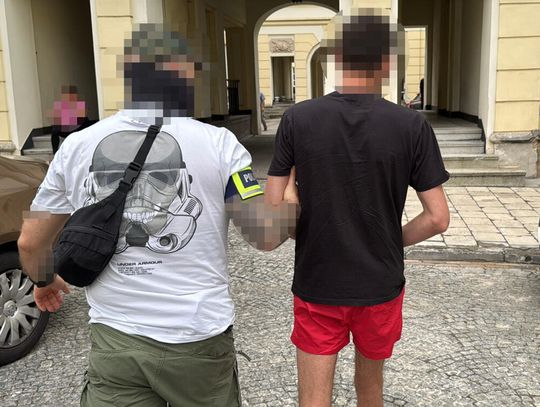 112 zarzutów dla 21 osób. "Orzeł" rozbił grupę zajmującą się kradzieżami samochodów i kół