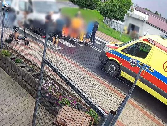 12-latek na elektrycznej hulajnodze wpadł pod samochód dostawczy – nie miał nawet kasku