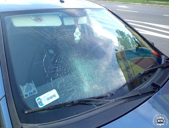 12-latek wjechał w samochód i uderzył głową w szybę. Potem tłumaczył, że wysiadły mu hamulce