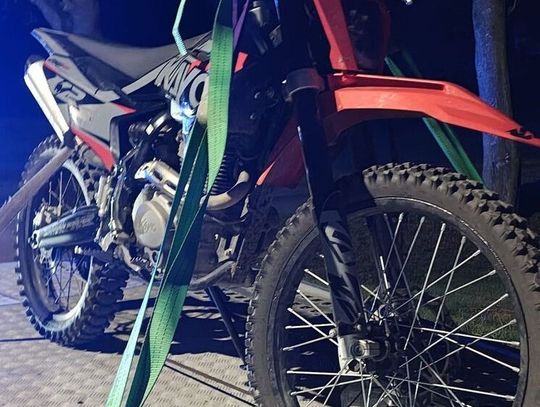 14-latek na motocyklu crossowym bez rejestracji i OC. Jazdę zakończyła kontrola policji