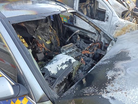 14-latek podpalił dwa radiowozy strażników miejskich. Narobił strat na sto tysięcy złotych