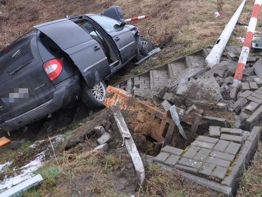 14-latek szpanował przed starszymi kolegami. Zabrał auto rodziców i uciekał przed policjantami