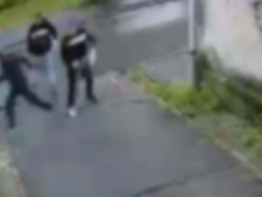 14-latek zaatakowany na ulicy z powodu klubowego szalika. Chłopak trafił do szpitala