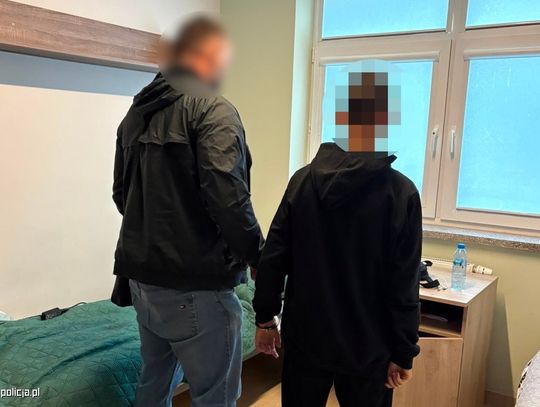 15-latek groził przez telefon, że z kolegą podłożył bombę w samolocie. Policjanci znaleźli go w ośrodku wychowawczym
