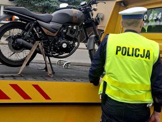 15-latek jechał motocyklem bez uprawnień. Matka zapłaci 2000 złotych mandatu