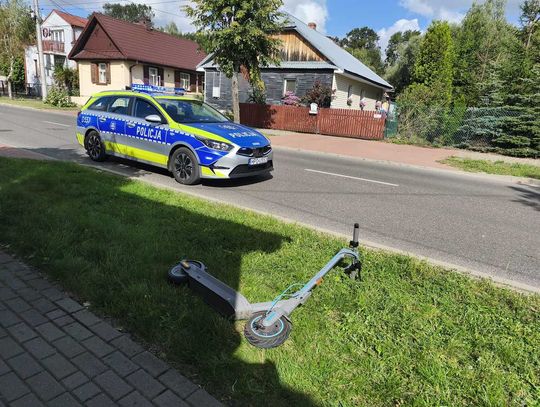 15-latek przewrócił się na hulajnodze elektrycznej i uderzył głową o asfalt. Jechał bez kasku