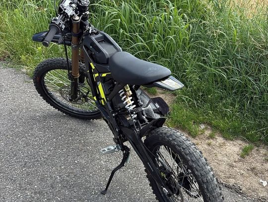 15-latek uciekał policji na motocyklu, bo był przekonany, że policja chce mu go zabrać