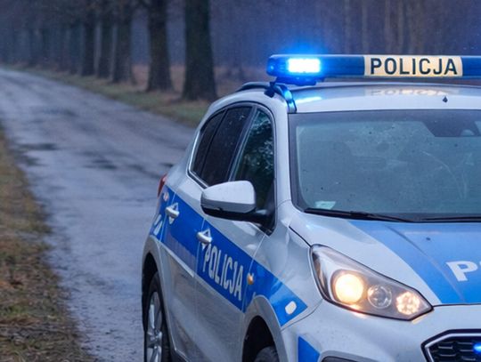 15-latek ukradł rodzicom flaszkę i kluczyki do auta. Wpadł do rowu, a potem zasnął