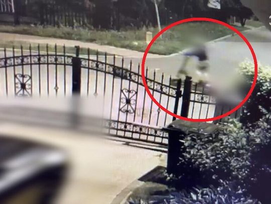 15-latek wiózł 13-letnią koleżankę na hulajnodze elektrycznej. Po wypadku zostawił ją nieprzytomną na ulicy