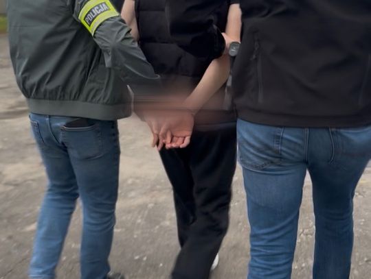 16 i 21-latek z Ukrainy zatrzymani do oszustwa "na policjanta". Wyłudzili od staruszki 110 tys. zł.