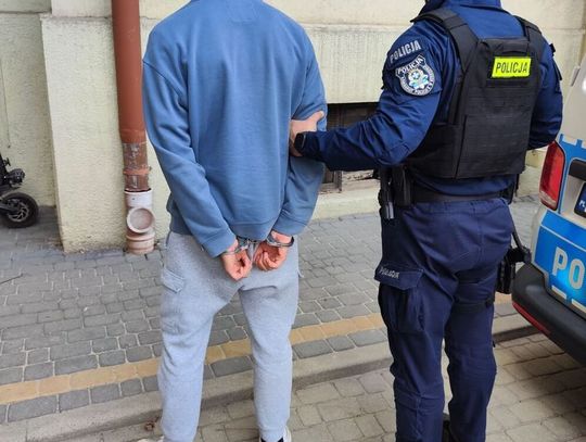 16-latek brutalnie pobity na przerwie szkolnej. Rok starszy chłopak złamał mu nos