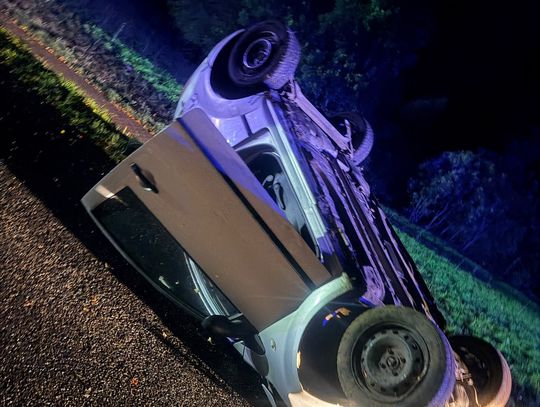 16-latek dachował Citroenem. Wydmuchał blisko 1,1 promila i nie miał prawa jazdy