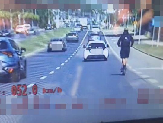 16-latek na hulajnodze elektrycznej pędził ulicą ponad 50 na godzinę. Miał zdjętą blokadę