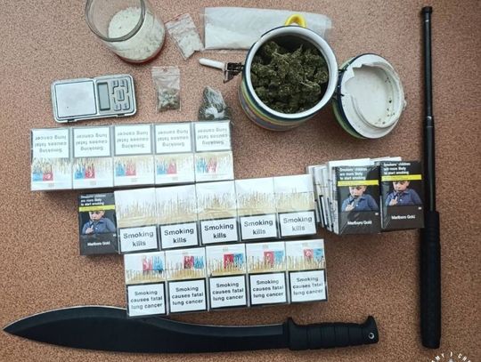 16-latek na poważnie zajął się dilerką. Najpierw wpadł z 5 gramami, w szafkach kuchennych i lodówce trzymał dużo więcej