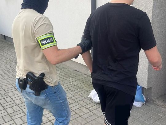 16-latek oszukiwał ludzi w całej Polsce i włamywał się na profile. Odpowie za 24 przestępstwa