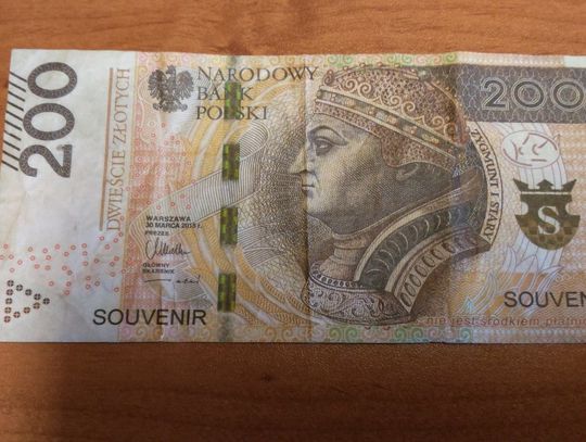 16-latek płacił za kebaba fałszywą dwusetką. Zanim się połapali, kilka razy powtórzył ten sam numer