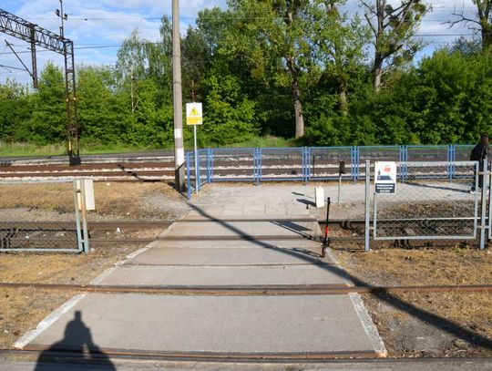 16-latek potrącony na torach. Chłopiec wpadł pod szynobus, maszynista nawet go nie zauważył