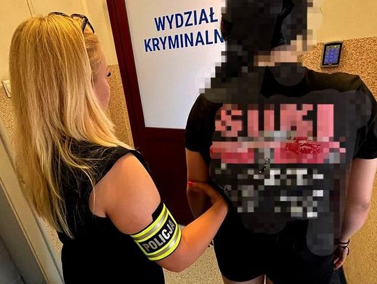 16-latka ukryła narkotyki na sklepowej półce. Kryminalni zatrzymali ją i kolegę w centrum handlowym