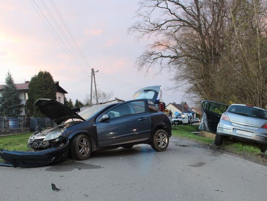 17-latek bez prawa jazdy doprowadził do groźnego wypadku. Policja ustala, skąd wziął samochód 17-latek bez prawa jazdy doprowadził do groźnego wypadku. Policja ustala, skąd wziął samochód