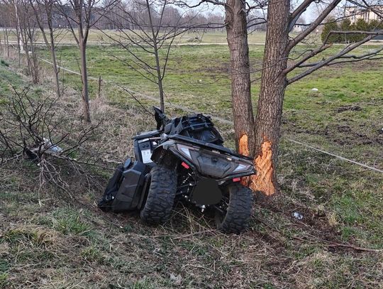 17-latek bez uprawnień rozbił quada o drzewo. Na miejscu lądował śmigłowiec LPR 17-latek bez uprawnień rozbił quada o drzewo. Na miejscu lądował śmigłowiec LPR