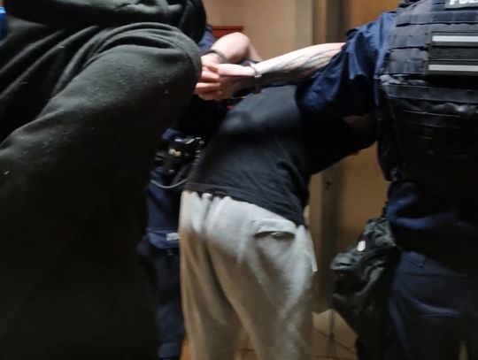 17-latek kopnął policjanta w twarz. Poszkodowany funkcjonariusz trafił do szpitala