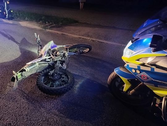 17-latek uciekał crossem przed drogówką. Pościg zakończył się zderzeniem z policyjnym motocyklem