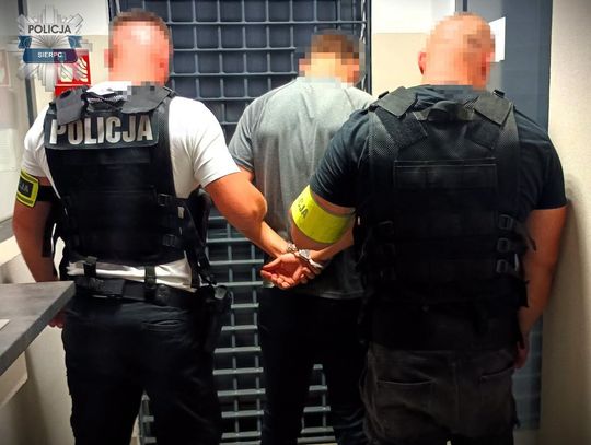 17-latek zapowiadał atak w szkole. Policjanci zatrzymali go przed rozpoczęciem lekcji
