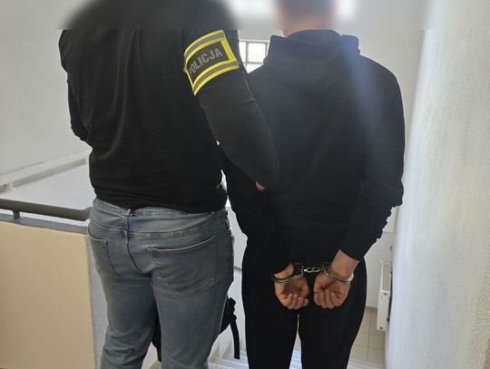 17-latek źle zniósł rozstanie z dziewczyną. Namalował na przedszkolu wulgarny napis