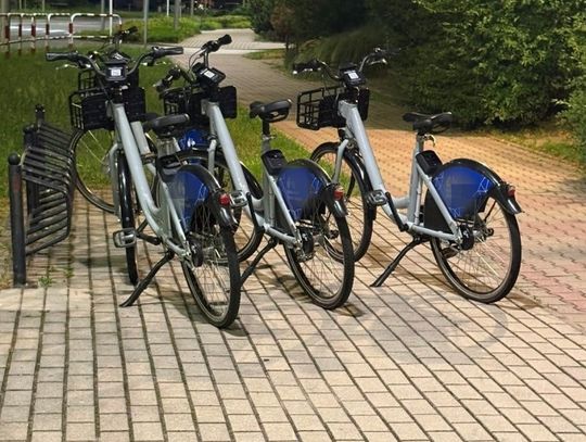 17-latki jechały rowerami pod wpływem alkoholu. Dostały po 2500 złotych mandatu
