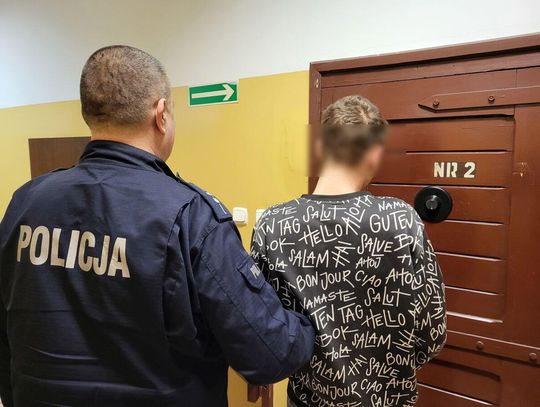 18-latek aresztowany za narkotyki. Miał 3600 podejrzanych tabletek i inne narkotyki 18-latek aresztowany za narkotyki. Miał 3600 podejrzanych tabletek i inne narkotyki