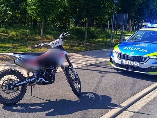 18-latek na motocyklu spowodował poważny wypadek. Zostawił ciężko rannego kolegę i uciekł z miejsca