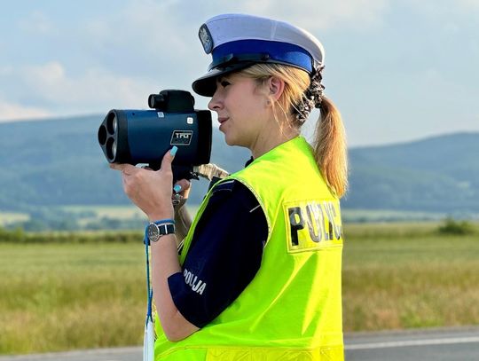 18-latek stracił prawo jazdy pięć dni po zdaniu egzaminu. Jechał w zabudowanym z prędkością 105km/h