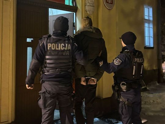 18-latek ukradł słodycze i energetyka. Po zatrzymaniu trafił do policyjnej izby dziecka, a potem do ośrodka