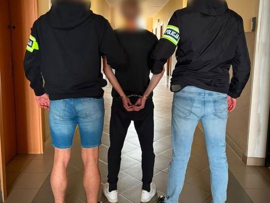18-latek włamał się do domu rodziców. Ukradł pieniądze, biżuterię i sprzęt, bo potrzebował na hazard