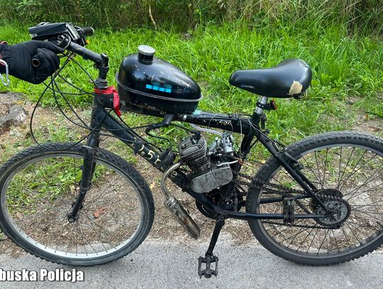 18-latek wmontował w rower silnik spalinowy i jeździł nim po drogach. Po zatrzymaniu przez policję sprawa trafiła do sądu