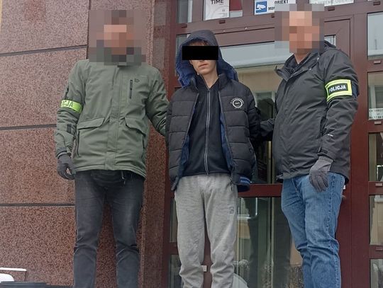 18-latek wyłudził od staruszki 65 tysięcy metodą "na wnuczka". Chwilę później zatrzymała go policja