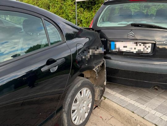 18-latka chciała poćwiczyć przed kursem prawa jazdy. Wjechała autem kolegi w zaparkowany wóz
