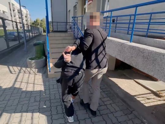 18-latka i 19-latek podejrzani o oszustwo na 53 tys. zł. Wpadli, gdy chcieli wyłudzić jeszcze więcej