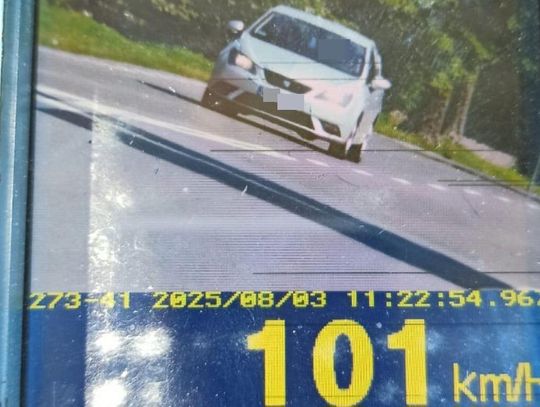 18-latka jechała 101 km/h w terenie zabudowanym. Straciła prawko, które miała niecały miesiąc