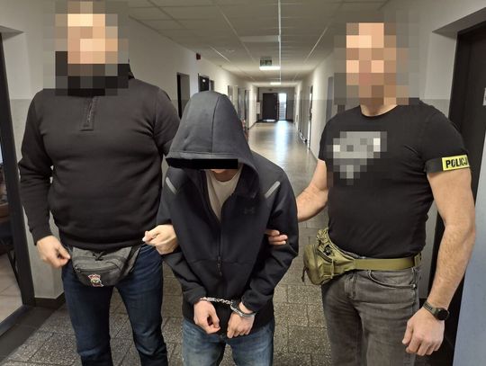 18-latkowie podawali się za lekarzy i wyłudzali pieniądze. Oszukali ludzi na ponad 70 tysięcy