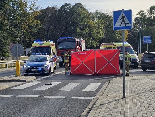 18-letni kierowca wjechał w ojca z dwójką dzieci na pasach. Zginął 6-letni chłopiec