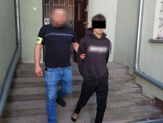 18-letni kursant ukradł passata i porzucił znajomych w aucie podczas ucieczki