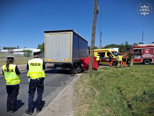 18-letni motocyklista zginął po wjechaniu w ciężarówkę. Kierowca scanii nie ustąpił mu pierwszeństwa