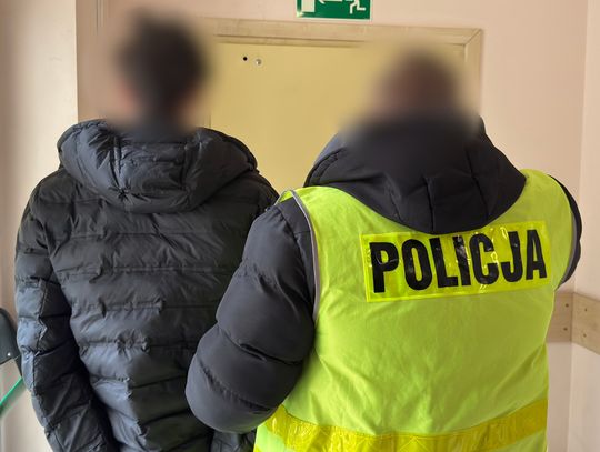 18-letni Ukrainiec złamał zakaz jazdy. Miał cudzy paszport i podrobił fakturę za auto 18-letni Ukrainiec złamał zakaz jazdy. Miał cudzy paszport i podrobił fakturę za auto