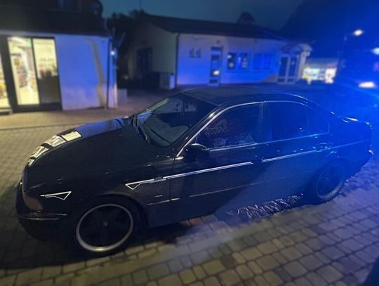 19-latek gwałtownie przyśpieszał i hamował. Ludzie zabrali mu kluczyki i wezwali policję