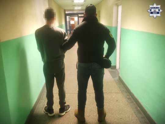 19-latek miał znęcać się nad własną babcią. Został zatrzymany i zamknięty w areszcie