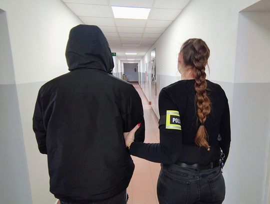 19-latek płacił na stacji paliw fałszywymi setkami. Trzy razy się udało, za czwartym się połapali